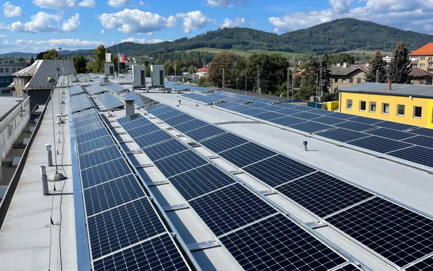 FVE-Sumperk-Instalovany-vykon-259kwp.jpg-2 FVE-Sumperk-Instalovany-vykon-259kwp.jpg-2